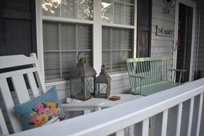 Exterior detail - The Almost – Short Walk to Beach & Dog Friendly, Cozy vibes, Sleeps 6-7 (Oak Island)