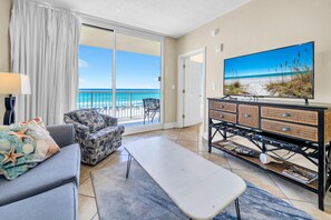 Apartment, Mehrere Betten (Majestic Beach Towers 2-305) | Wohnbereich
