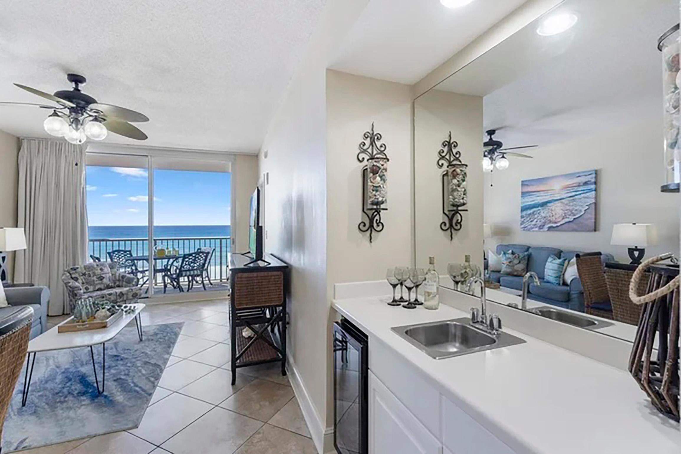 Condo, várias camas (Majestic Beach Towers 2-305) | Parte interna