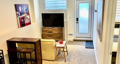 Garden-Level 1-Bedroom Suite with Private Entrance