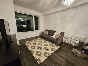 Unclassified image, 4 of 6, button - Modern Chic Condo (Markham)