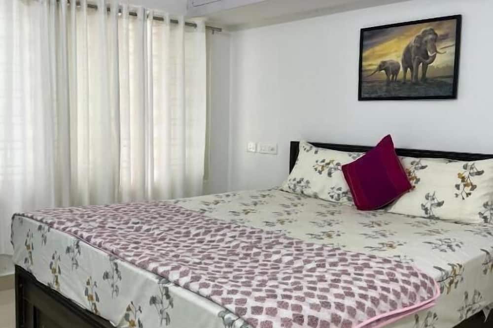 Little Chandhana Guest House