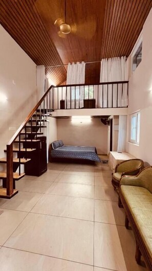 Interior - Little Chandhana Guest House (Kottayam)