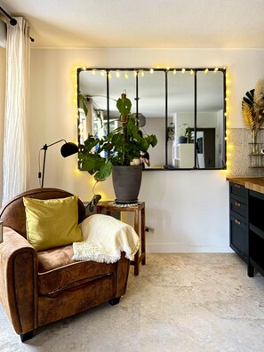 Interior - La Paillote de Lulu, Hôpitaux Facultés, Tramway (Montpellier)