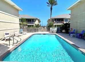 Outdoor pool - Spacious • Walk to Beach • Pool & Lake Padre Views • Fishing Dock [6 night min.] (Corpus Christi)
