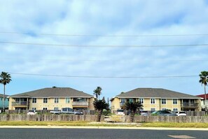 Exterior - Spacious • Walk to Beach • Pool & Lake Padre Views • Fishing Dock [6 night min.] (Corpus Christi)