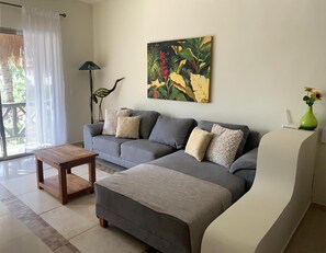 TV - Amazing two bedroom condo steps from the beach (Playa del Carmen)
