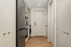 Fridge, microwave, oven, stovetop - Dolce Vita | Scenic Lion’s Head Outlook (Cape Town)