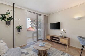 TV - Dolce Vita | Designer Sea Point Apartment (Cape Town)