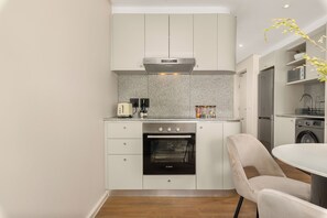 Fridge, microwave, oven, stovetop - Dolce Vita | Sleek Apartment (Cape Town)