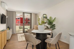 Interior - Dolce Vita | Sleek Apartment (Cape Town)