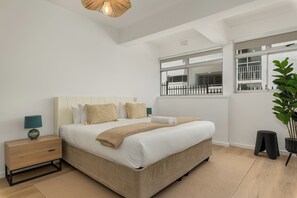 2 Schlafzimmer, Zimmersafe, Bügeleisen/Bügelbrett, Internetzugang