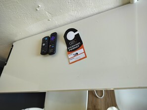 Miscellaneous - Cozy 1-bedroom studio in awesome Hollywood with AC 120 (Hollywood)