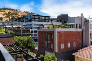 Property grounds - Stylish Stay at The Signature | Central and Modern (Cape Town)