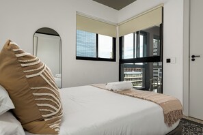 1 bedroom, in-room safe, iron/ironing board, Internet - Trendy CBD Living | Rooftop Pool | Balcony (Cape Town)