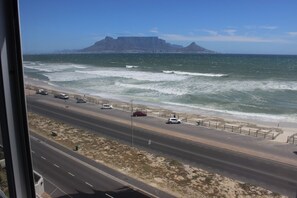 Beach - Serene 2-bedroom apartment in Cape Town perfect for relaxing stays (Cape Town)