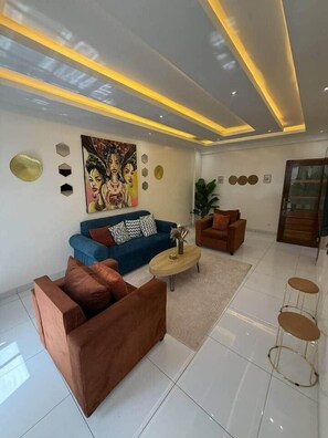 TV - Bright Designer 2BR/3BA | Balcony | Washer | Almadies (Dakar)