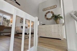 3 Schlafzimmer, Schreibtisch, Bügeleisen/Bügelbrett, WLAN
