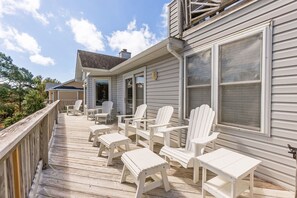 Terrace/patio - Whalehead Gem with Pool, Hot Tub, Steps to Beach! (Corolla)