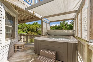 Terrace/patio - Whalehead Gem with Pool, Hot Tub, Steps to Beach! (Corolla)