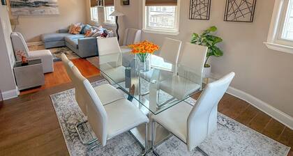 Modern 2BR Living: Mins to NYC and Metlife Stadium