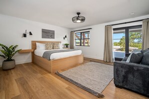 Room - Oak & Vine Vineyard House | Bespoke Wine Stay (Templeton)