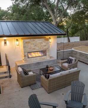 Terrace/patio - Oak & Vine Vineyard House | Bespoke Wine Stay (Templeton)