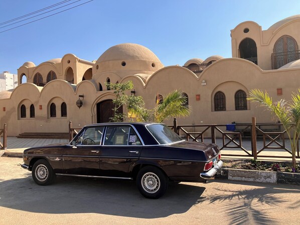 Exterior - Sultana Palace (Luxor Governorate)
