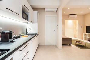 Fridge, microwave, oven, stovetop - Palazzo Accademia-Brunelleschi-1 (Firenze)