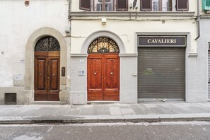 Exterior detail - Palazzo Accademia-Brunelleschi-1 (Firenze)