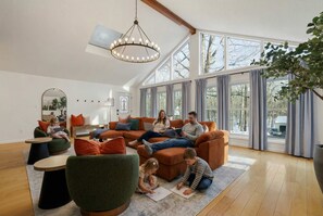Interior - The Ridge at Penn Estates | A 4BR Pocono Retreat (East Stroudsburg)