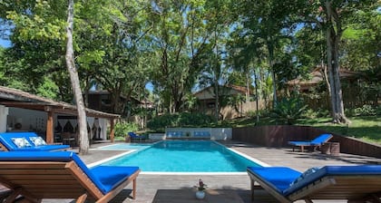 142D Casa com 03 Suítes em Trancoso