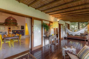 Outdoor dining - 142D Casa com 03 Suítes em Trancoso (Porto Seguro)