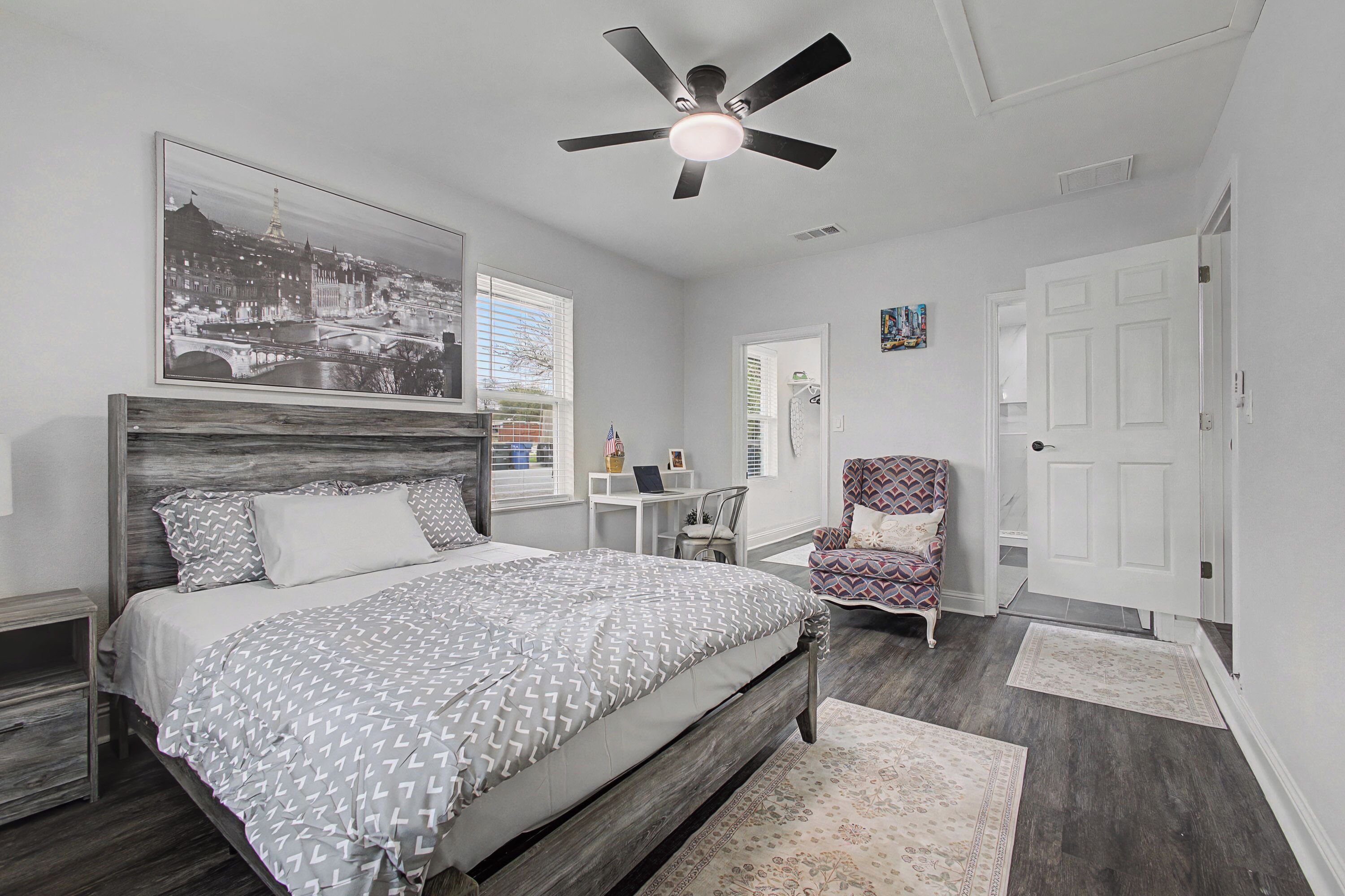 3 bedrooms, iron/ironing board, Internet, bed sheets