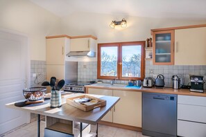 Fridge, microwave, oven, dishwasher - Le Val aux Oiseaux - Piscine Privée (Maurens)