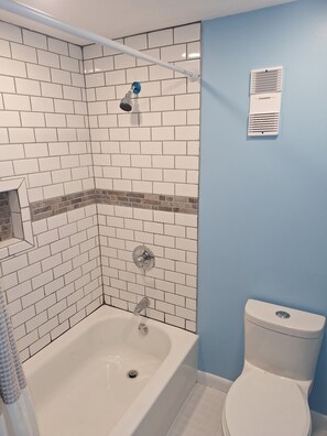 Hair dryer, towels, soap, toilet paper - Cozy Corner Studio Unit - Perfect for 2! (Gulf Shores)
