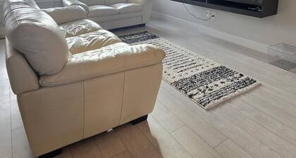 Modern 3BR Townhouse - Comfort & Convenience