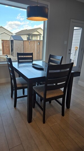 Dining - Modern 3BR Townhouse - Comfort & Convenience (Lethbridge)