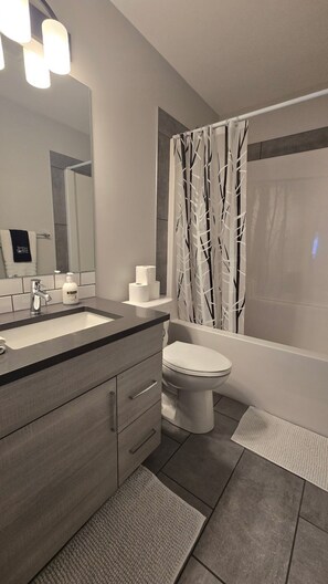 Bathroom - Modern 3BR Townhouse - Comfort & Convenience (Lethbridge)