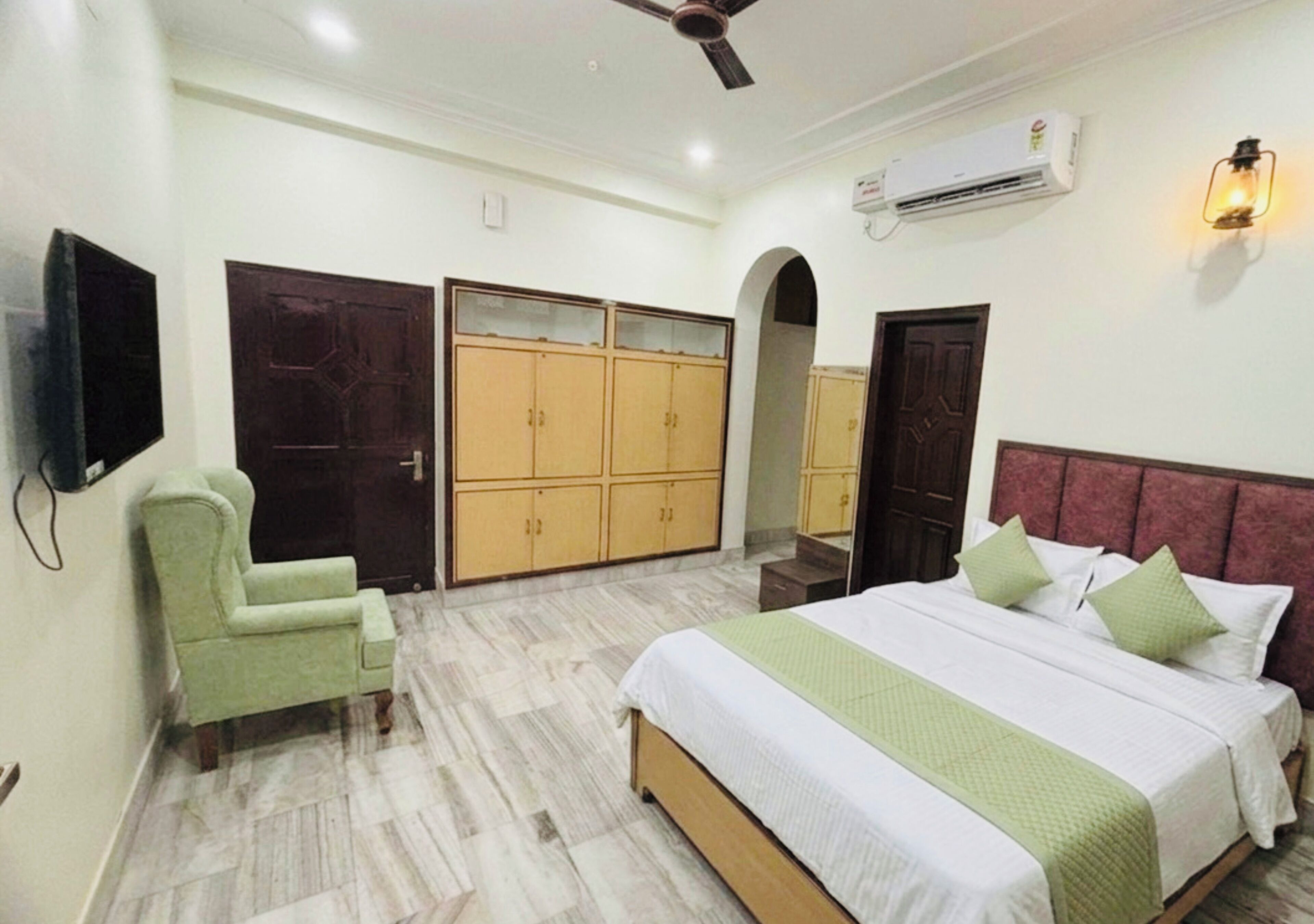 Deluxe Double or Twin Room