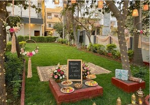 Garden - The Omaya Kashi (Varanasi)