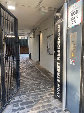 Exterior detail - Lyon Street Terrace (Dundee)