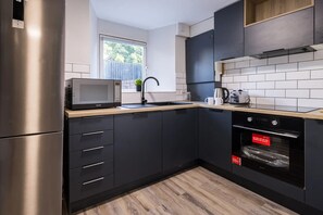 Apartment, 1 Bedroom | Private kitchen - Lyon Street Terrace (Dundee)