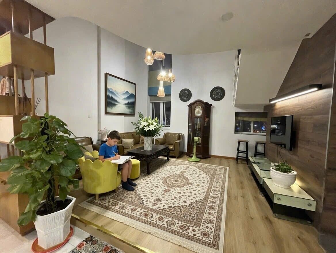 Loftsleilighet – deluxe, 3 soverom, balkong, byutsikt | Oppholdsområde