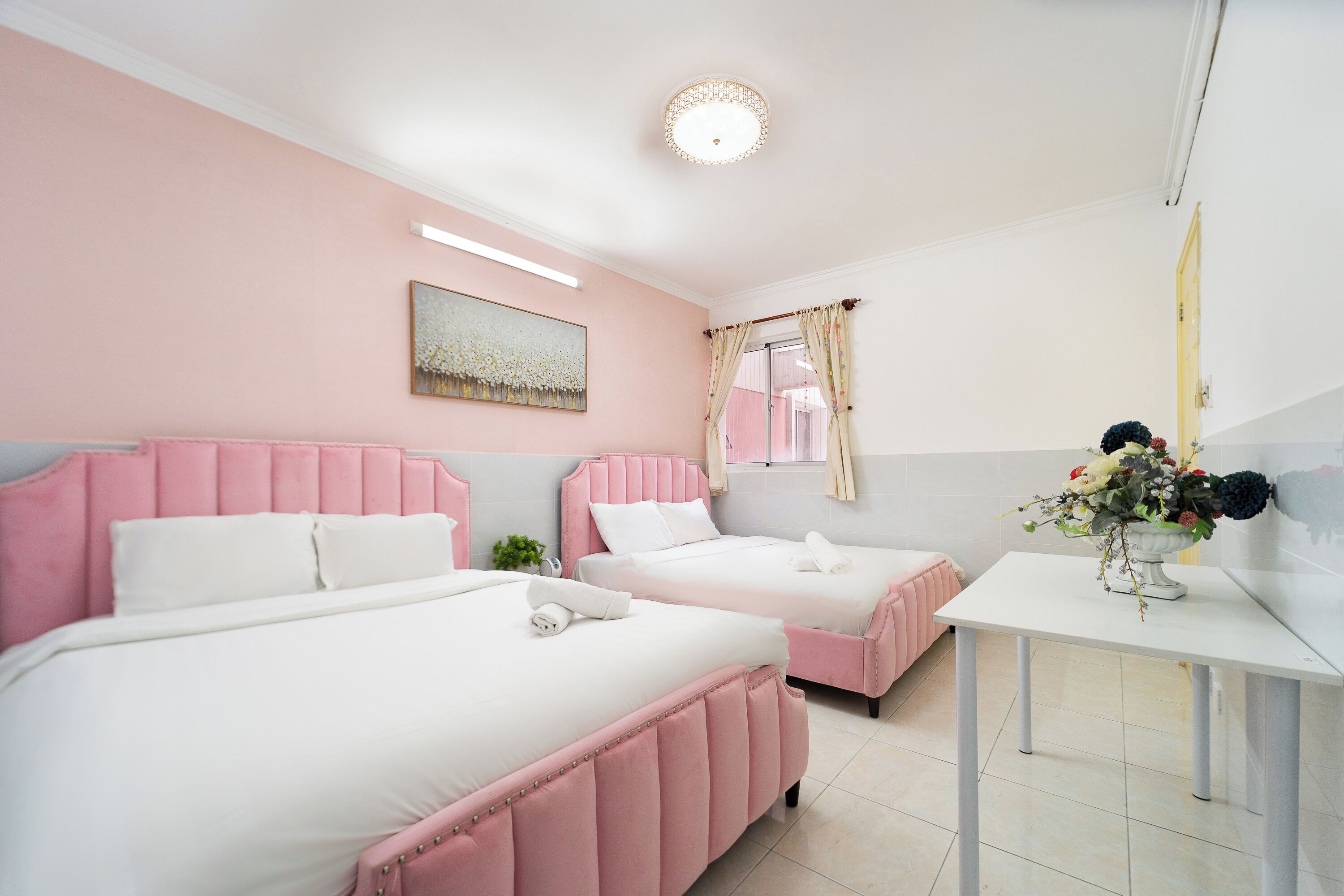 Leilighet – standard, balkong, byutsikt