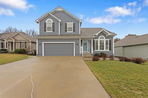 NEW! Sleeps 10.  Patio & Deck. Ready for World Cup