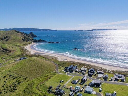 Sunhaven Pocket - Opito Bay Holiday Home