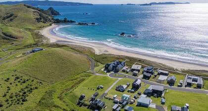 Sunhaven Pocket - Opito Bay Holiday Home