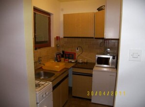 Apartment (One Bedroom apartment with sea view A) | Private kitchen - Apartments Zlatko (Vodice)
