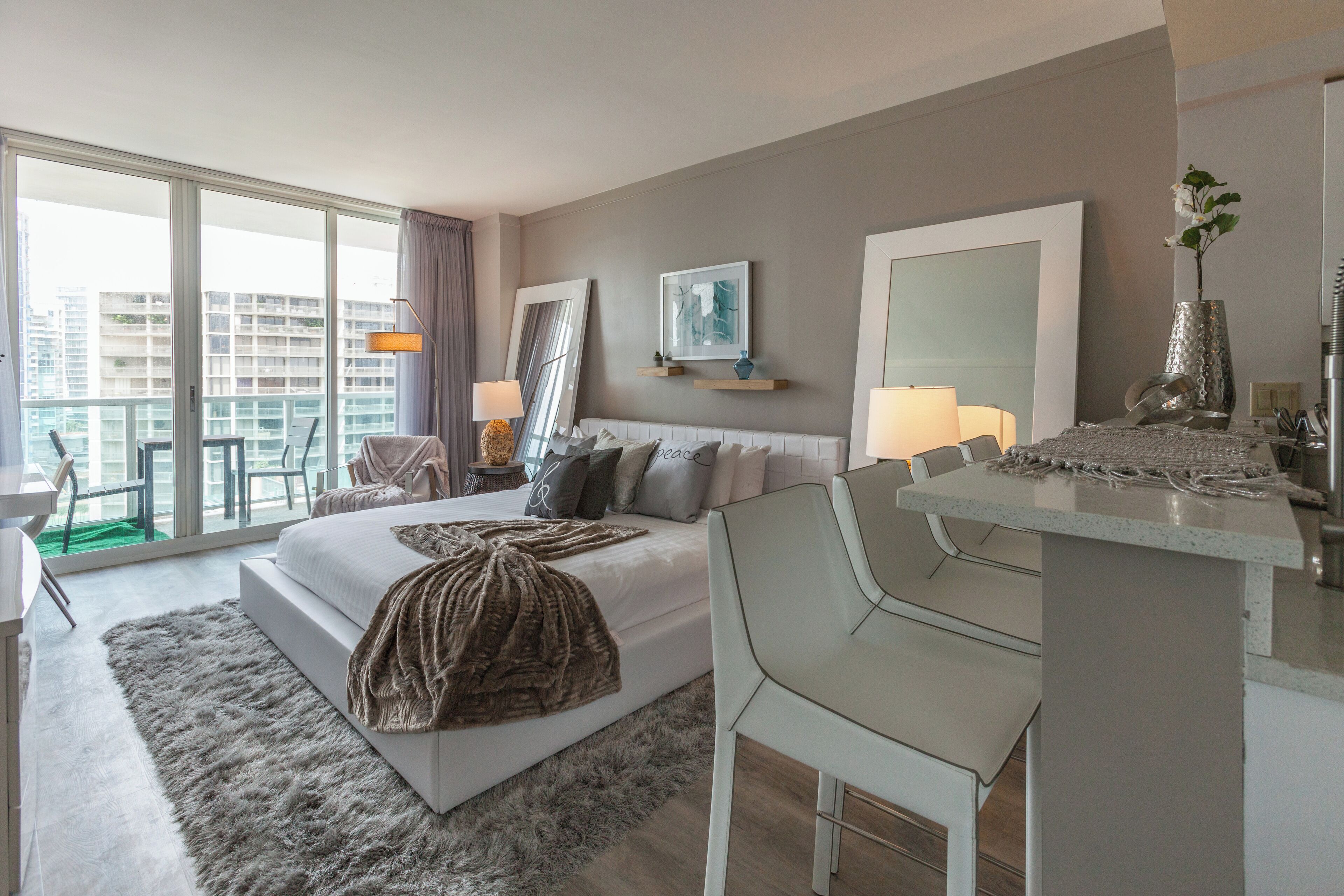 1 Schlafzimmer, Schreibtisch, Bügeleisen/Bügelbrett, Reisekinderbett